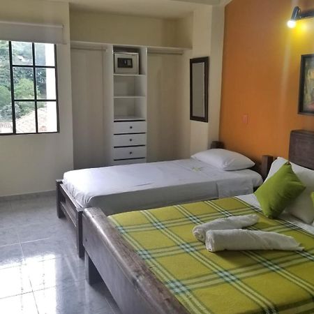 Sam'S VIP Hostel San Gil Bagian luar foto