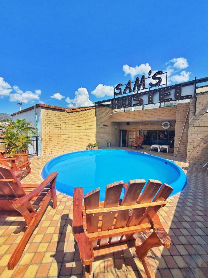 Sam'S VIP Hostel San Gil Bagian luar foto