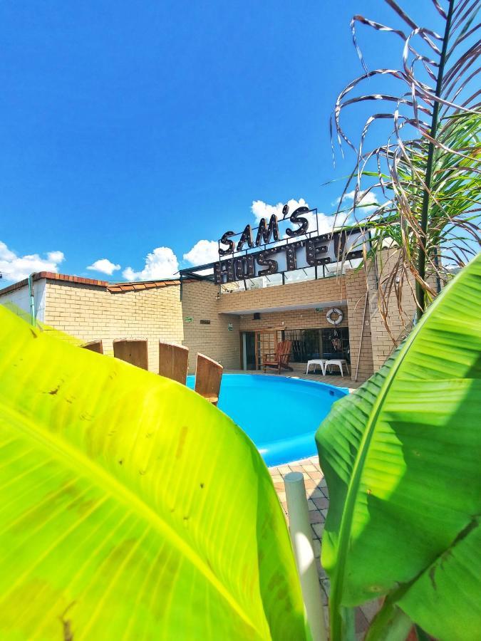 Sam'S VIP Hostel San Gil Bagian luar foto