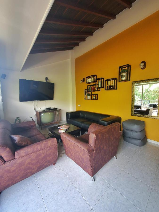 Sam'S VIP Hostel San Gil Bagian luar foto