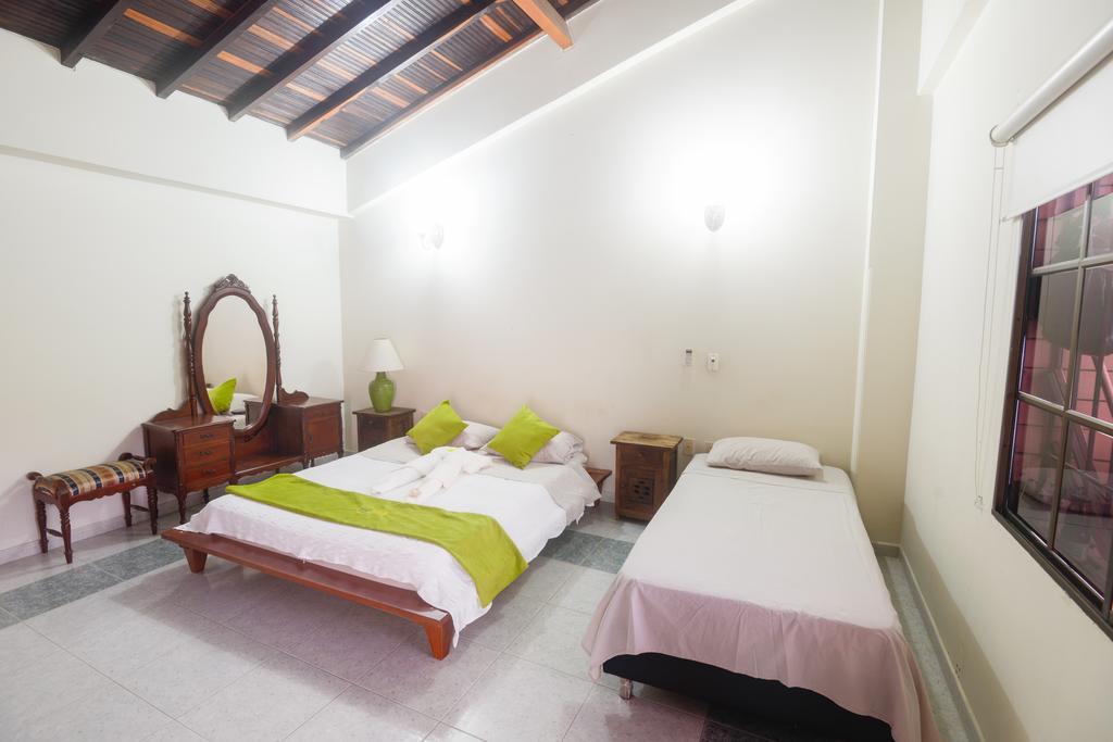 Sam'S VIP Hostel San Gil Bagian luar foto