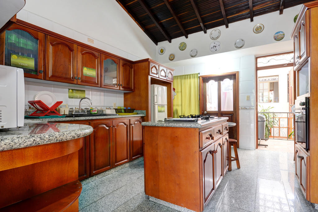 Sam'S VIP Hostel San Gil Bagian luar foto